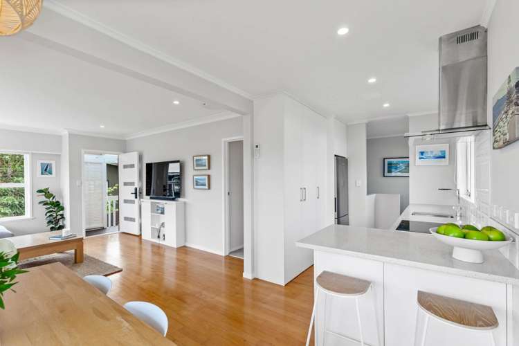 1/7 Newhaven Terrace Mairangi Bay_6