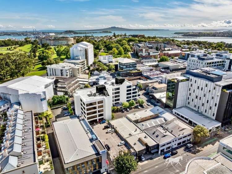 100 Carlton Gore Road Newmarket_9