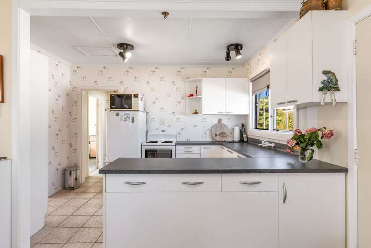 10 Rawhira Road Waitetoko_4