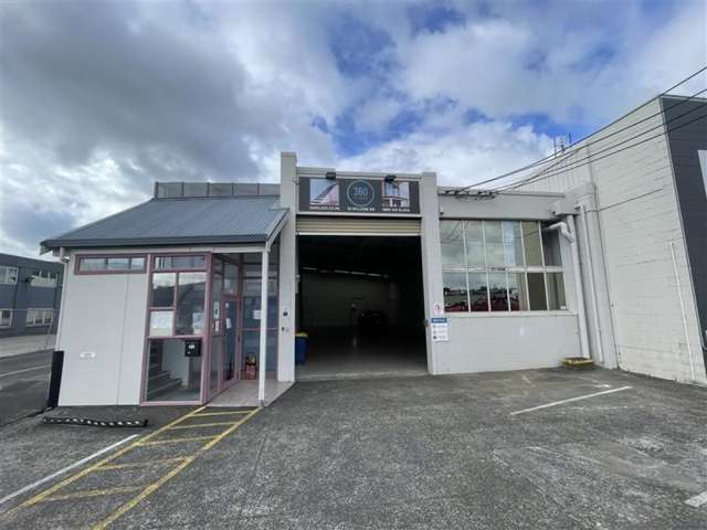 347 sqm Road Front in Wairau - Dual Access