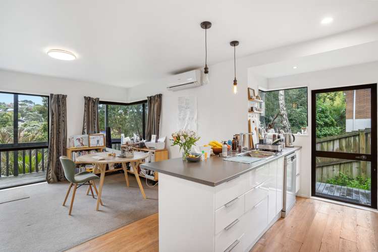 2/16 Mistletoe Place Browns Bay_4