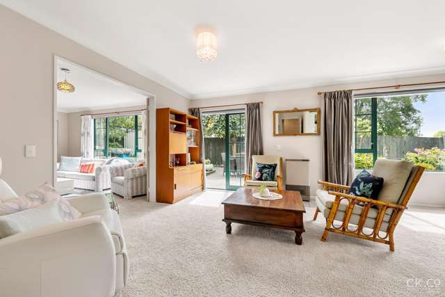 2/118 Whites Line East Waiwhetu_4