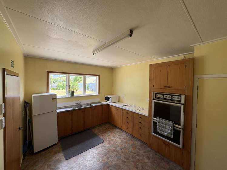 302 Southampton Street West Hastings_7