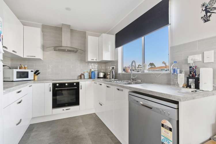 5a Moore Crescent Carterton_1