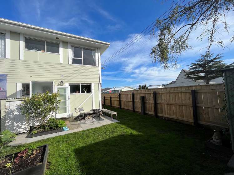 1/31 Campbell Terrace Petone_10