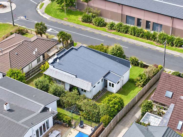 69 Christopher Street_3