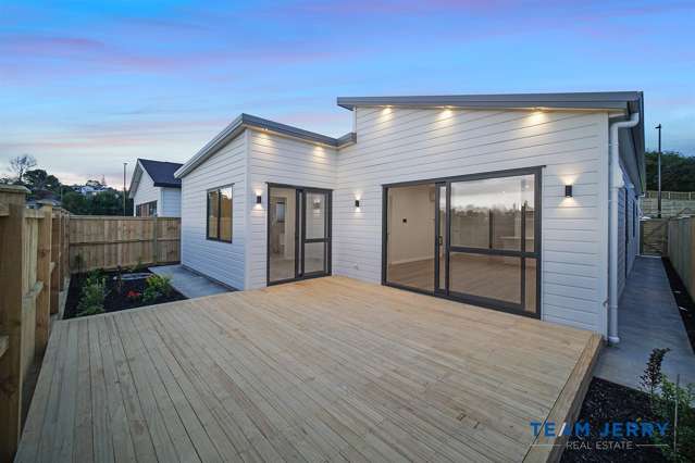 Brand New and High Spec 4 Bedroom with Double Garage