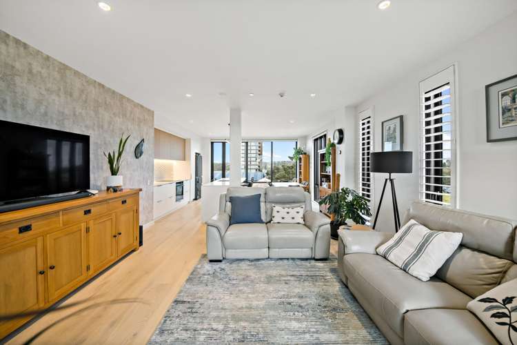 203/45 Hudson Bay Road Hobsonville_9