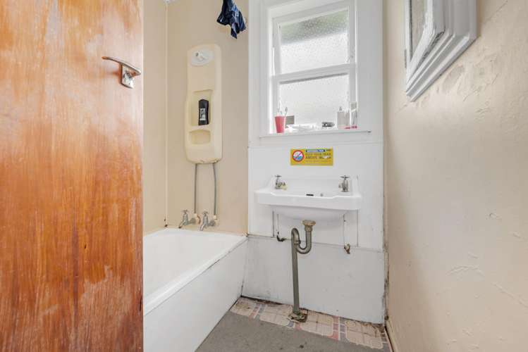 32 Ashton Avenue Otara_12