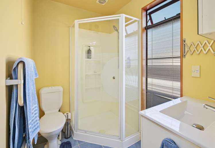 321 Princes Drive Britannia Heights_9