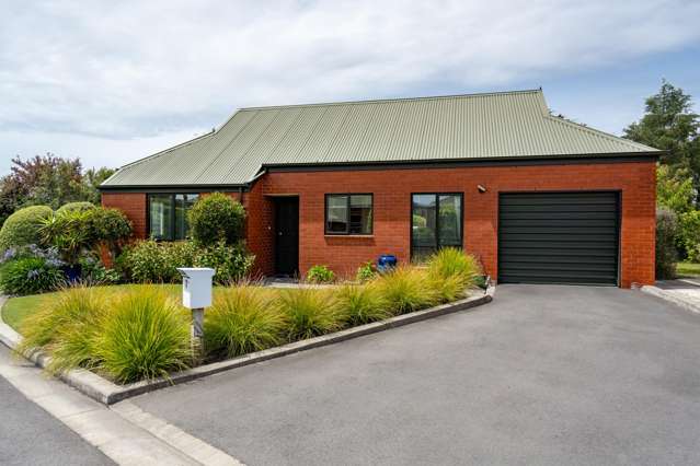 Best Unit in Sought-After Liffey Village