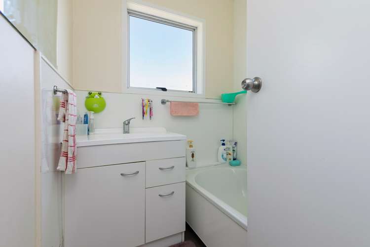 1/95b Captain Scott Road Glen Eden_10