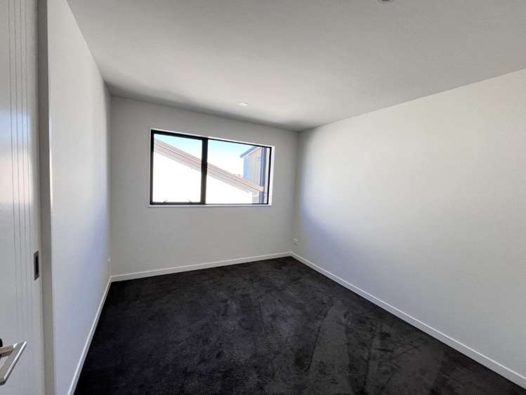 8 Irwin Lane Windsor Park_10