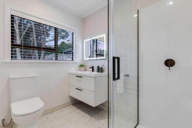 19 Highland Ave Titirangi_4