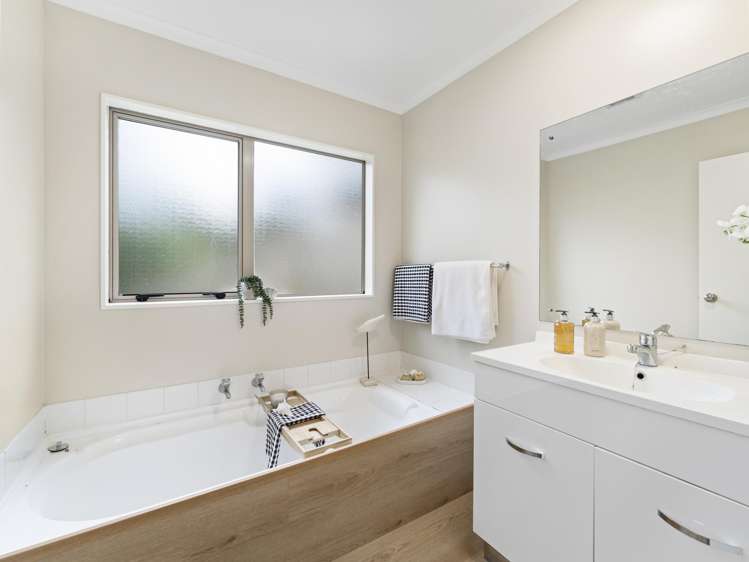 8 Elder Place Massey_6