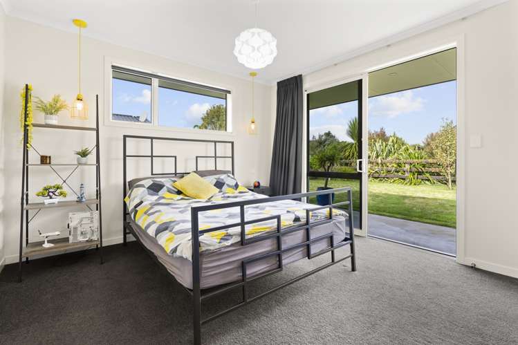 13 Alan Livingston Drive Cambridge_15