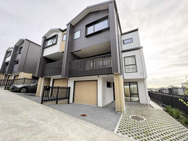 Spacious 4 Bedroom Home in Mairangi Bay - Rangi Zoned!