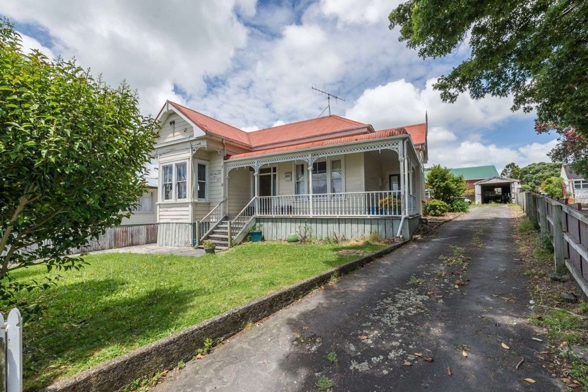 69 Commercial Road Helensville_0