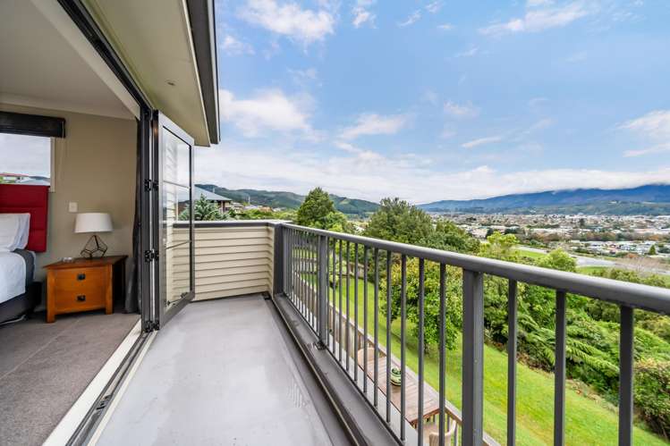 9 Colin Guppy Crescent Riverstone Terraces_20