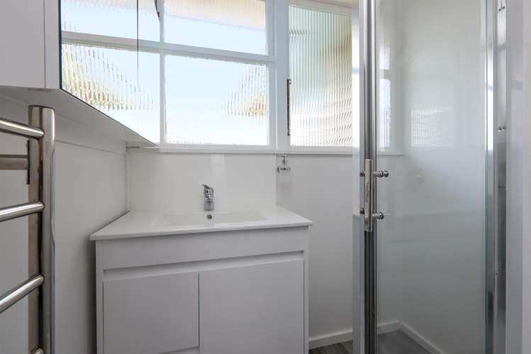 14 Cottrell Crescent Onekawa_8