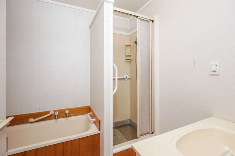 2/74 West Coast Road Glen Eden_10