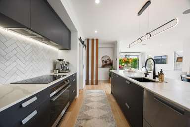 8 Walter Lawry Road_1