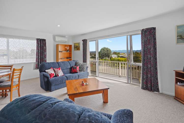 33 Kipling Crescent Stoke_17