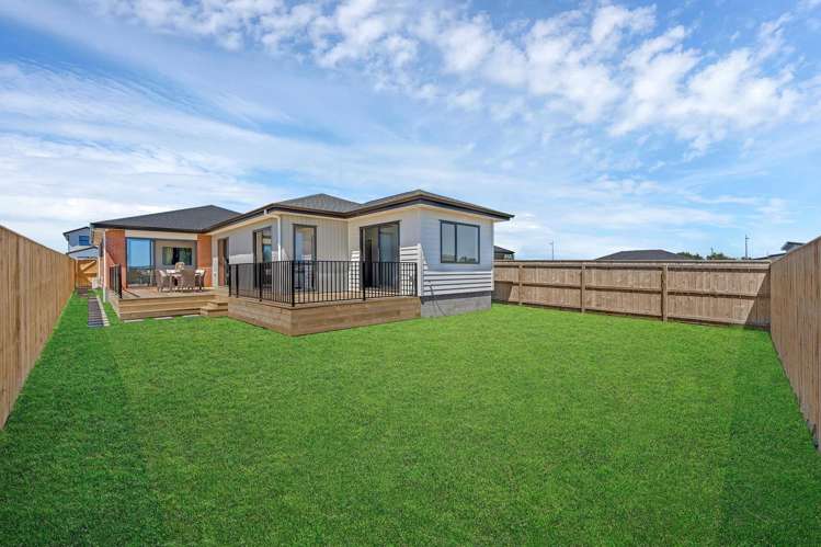 27 Korowhiti Road Clarks Beach_22