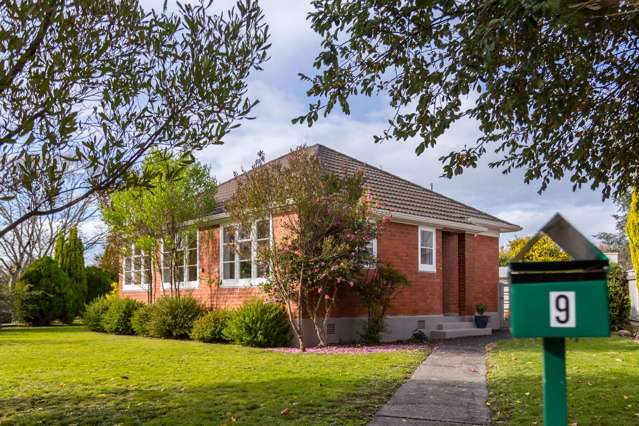 Charming 2 bedroom home with potential
