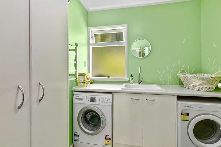 5 Kellsmere Crescent Island Bay_12