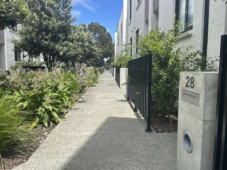 28/666b Great South Road_0