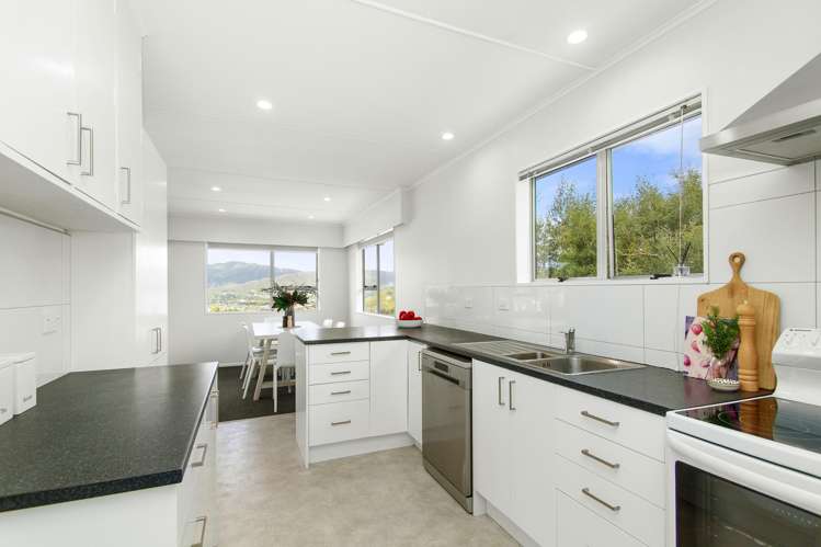 17 Gainsborough Grove Belmont_1