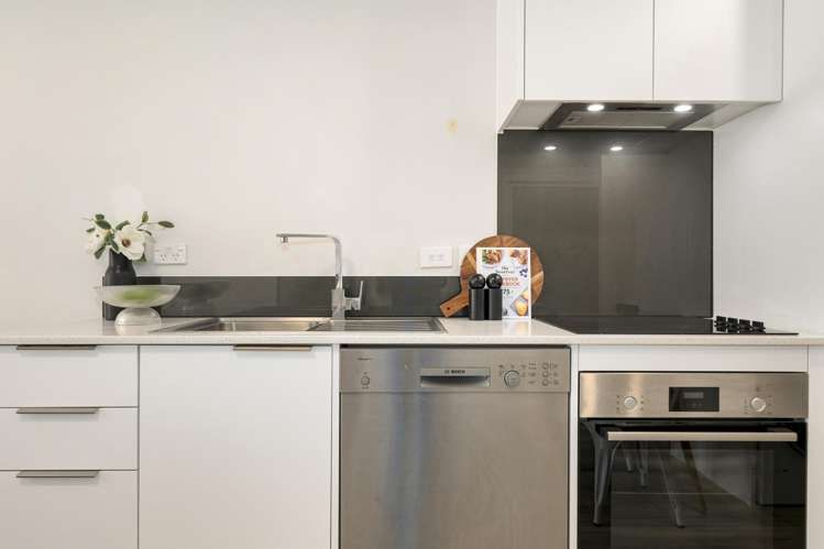 202/2 Colombo Street Newtown_6