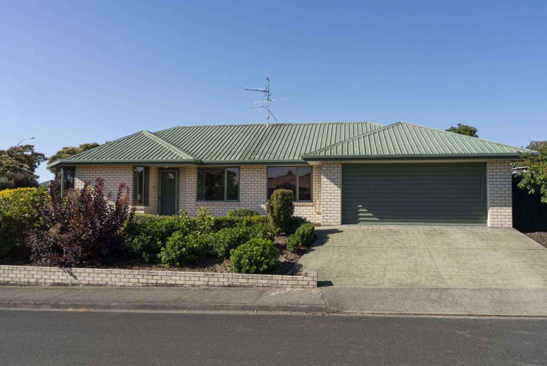 27 Kingsford Drive Stoke_0