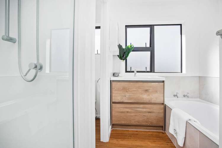 5 Boys Place Pakuranga Heights_12