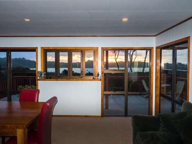 6 Lichen Grove Russell_3