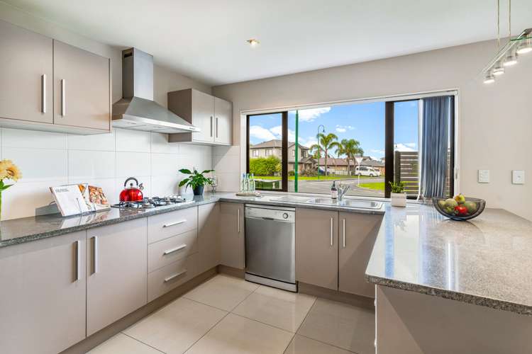 11 Riverglade Parkway Te Atatu South_5