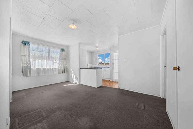 93 Flat Bush Road Clover Park_14