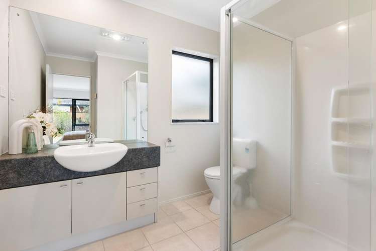 33 Croftview Road Wattle Downs_10