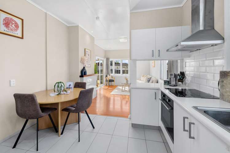 38 Robertson Street Glenholme_4