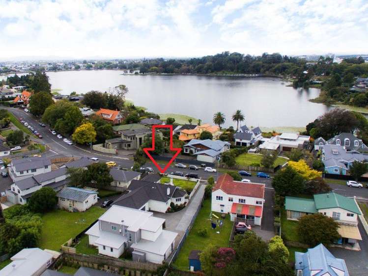 55 Lake Crescent Hamilton Lake_23