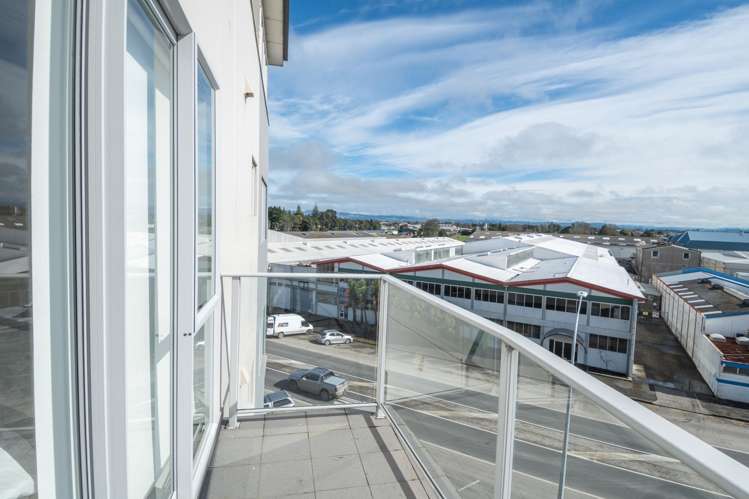 18/90 Customhouse Street Gisborne_2
