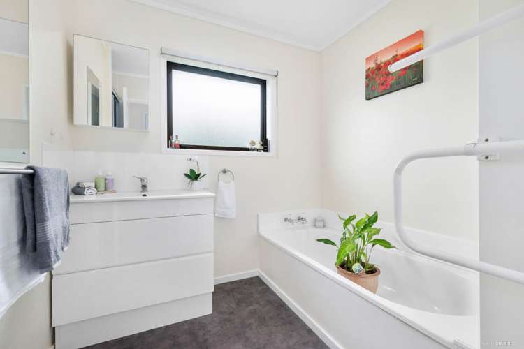 1/708 Beach Road Browns Bay_13