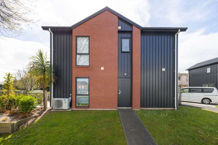 3/13 Palmerston Street Hamilton Central_2