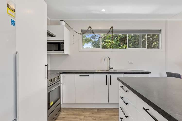 2/10 Laughton Street Taupo_5