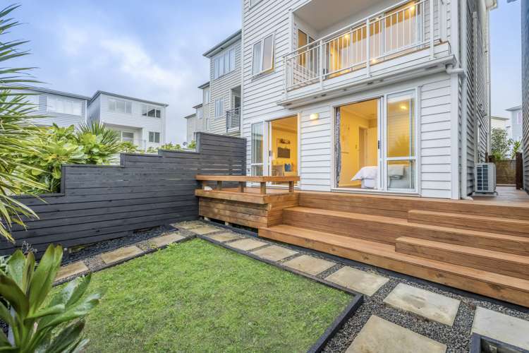 9 Panakenake Way Flat Bush_22