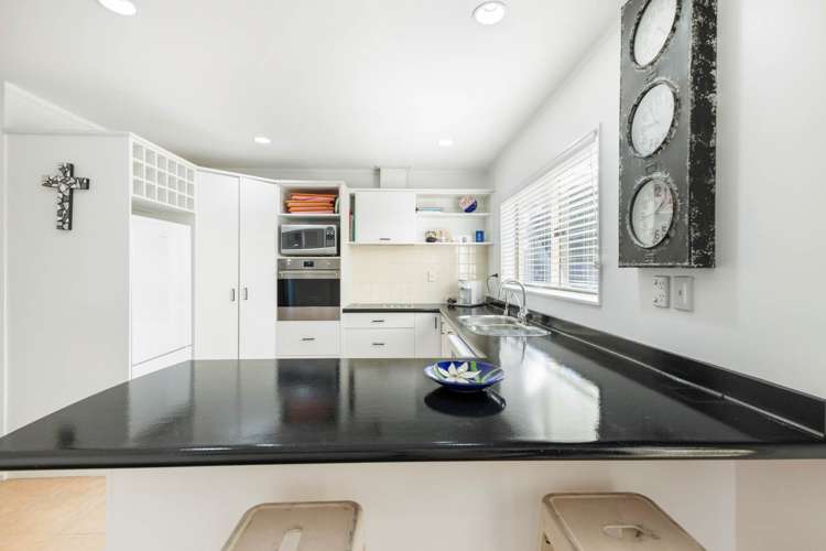 8b Youngs Road Papakura_6