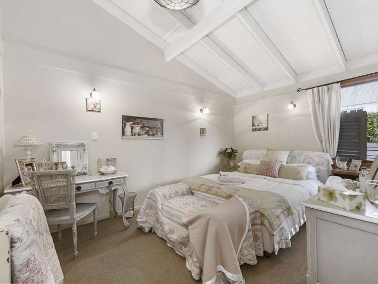 772 River Road Chartwell_5