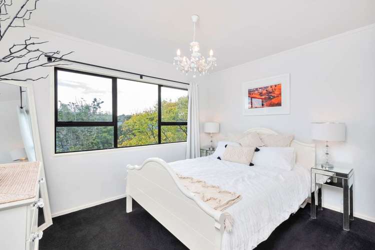 2/13 Philson Terrace Browns Bay_11