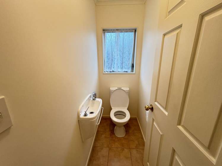 8 Rosebay Rise Henderson_14